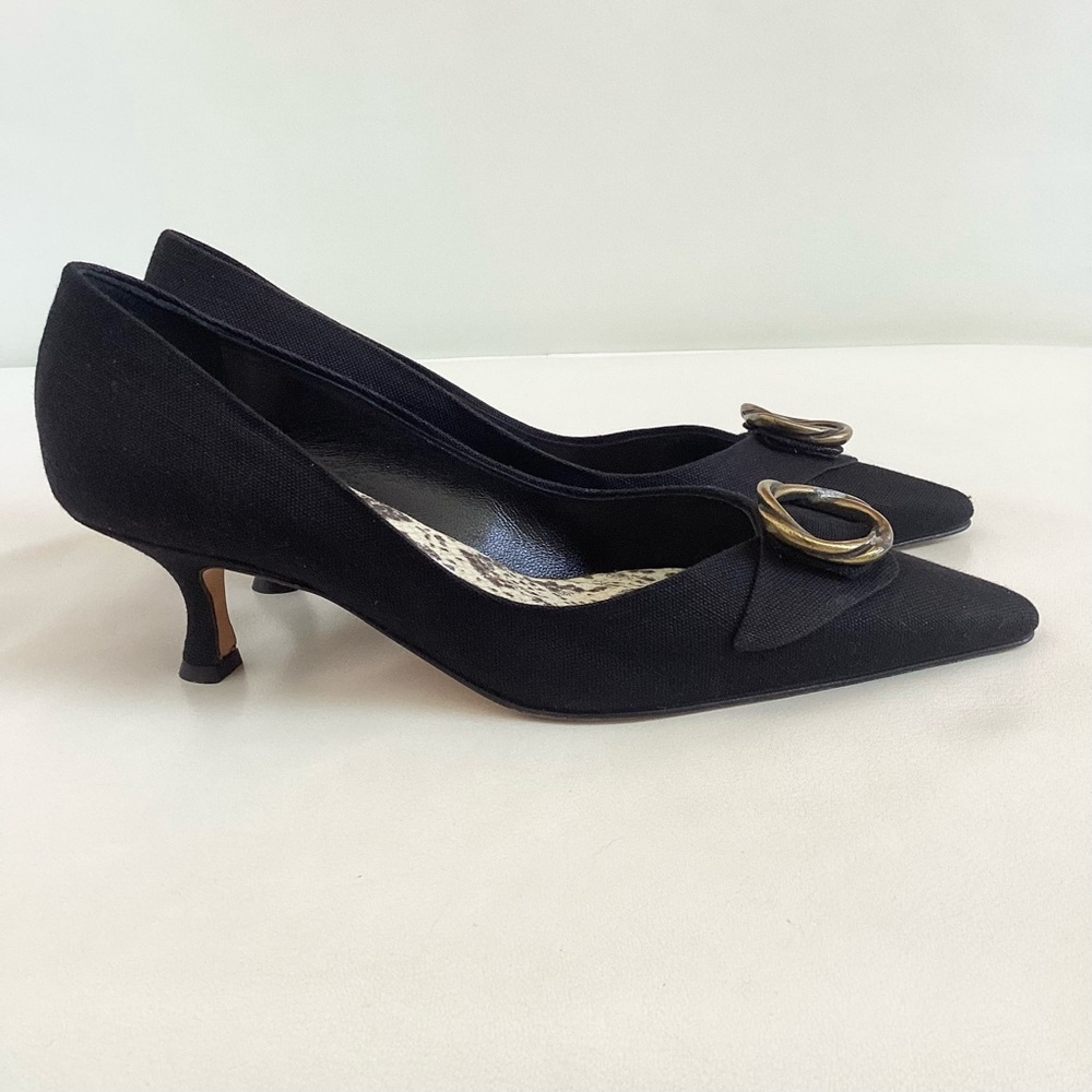 Manolo Blahnik Elegant Black Kitten Heels SZ 6.5/36.5
